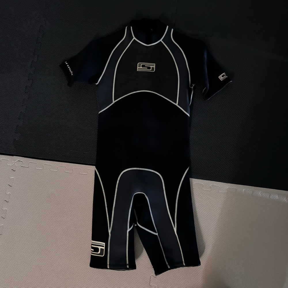 Slippery When Wet  Black & Gray Trim  X Large Reform Wetsuit